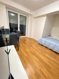Modern Apartment near Audi & City Center - 3