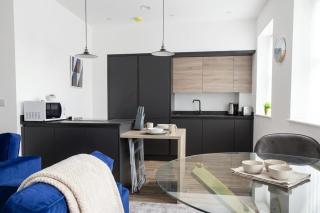 Lovely Open Plan 1 Bedroom Apartment in Bolton - 2