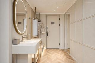 H Hotel, Near Galeries Lafayette, Shangcheng Rd Metro & Shanghai Tower, Shanghai - 5