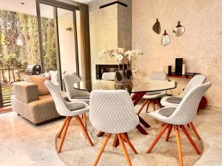 Beautiful duplex with private garden, BBQ & pool - 9