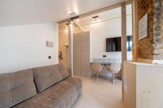 Scandi Spacious Attic Loft Suites with Skyline View - 7