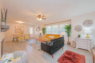 The BeeHive! New 4 Bedroom Listing Next to CNU! - 1