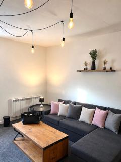 Willenhall Old Town Duplex Apartment - 0