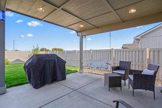 Plant-Filled House Covered Patio Near Caldwell - 6