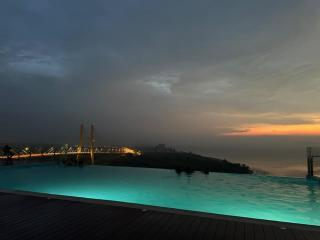 Luma haven homestay at crown pacific residences - 2