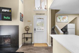 2BR 1BA Two Story Condo w Gated Pool and Vaulted Bedroom ATX by Austin Vacay - 1