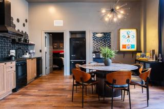 Hollyhock Suite 413 - 2