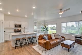 Game Nights + Family Fun! Modern Waukee Home - 3