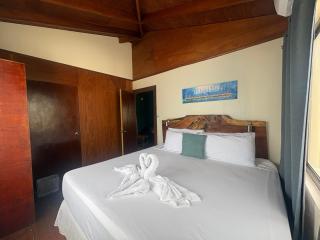 The Bounty Hotel - 3