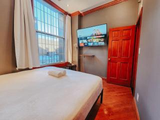 IceCream - Pool Table - 120 Projector - King Bed - 3