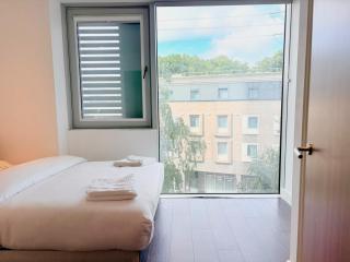 Bright & Stylish 2Bed2Bath, Family Friendly, 1MinTube, BP37 - 5