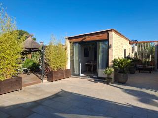 La CHAMBRE DEROBEE - 0