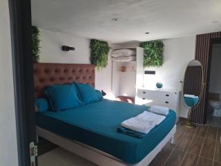 La CHAMBRE DEROBEE - 3