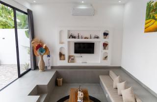 Artsya Villa - New &Modern 2BR Tropical Canggu Private Pool Villa - 4
