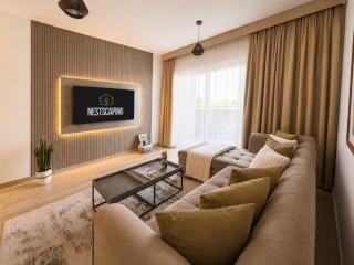 1BDR Luxury Stay with Pool & Gym - Waters Edge, YAS ISLAND - 0