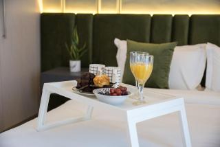 1BDR Luxury Stay with Pool & Gym - Waters Edge, YAS ISLAND - 7