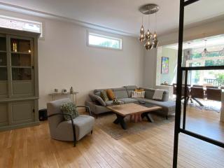 Elegant Family Villa - Comfort, Space & Privacy - 0