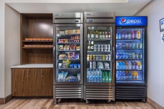 Best Western Plus Portland Airport Hotel & Suites - 2