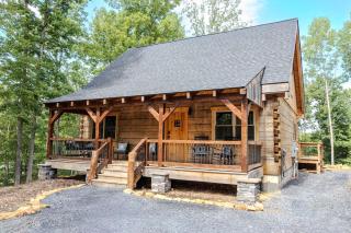 Foxhole Cabin, New custom log cabin in Shenandoah Valley - 8