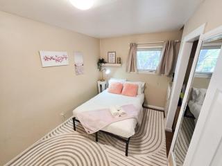 3BR Family Home - Hot Tub, Playground & Firepit - 4