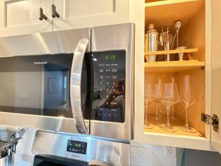 Luxe & Location: Walk to DT, the Beach, Wilmot Mtn - 6
