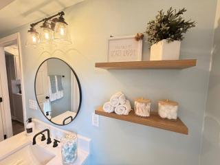 Luxe & Location: Walk to DT, the Beach, Wilmot Mtn - 3