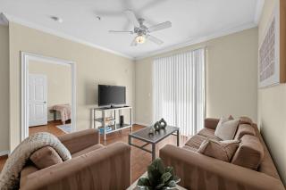 Spacious Group Getaway Near UNT & DT Denton - 0