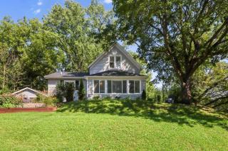 Luxe & Location: Walk to DT, the Beach, Wilmot Mtn - 8