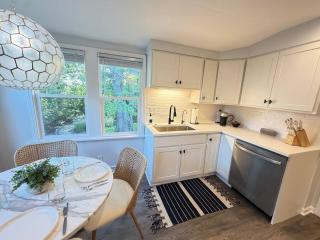 Luxe & Location: Walk to DT, the Beach, Wilmot Mtn - 5