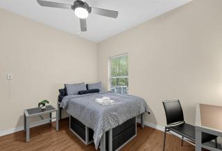 Comfortable Group Retreat Near UNT & Downtown - 7