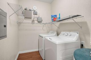 Comfortable Group Retreat Near UNT & Downtown - 5