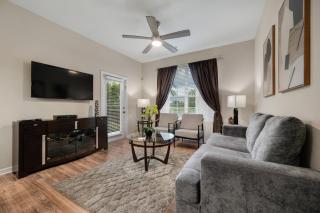 IS1-110 - 3BR condo near universal studios - 0