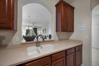 IS1-110 - 3BR condo near universal studios - 1