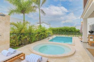 DREAM LUXURY Villa Private Pool BBQ Fast Wifi Beach Gym Golf Horseback riding & Restaurants - 0