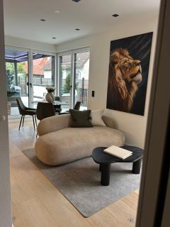 Lion Luxe Apartment Sky Lounge - 7