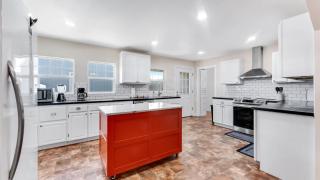 Port Orford Coastal Retreat - Pet Friendly & Fire Pit - 7