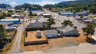 Port Orford Coastal Retreat - Pet Friendly & Fire Pit - 6