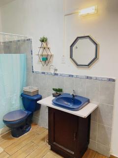 El Refugio Private Room & Bathroom - 3