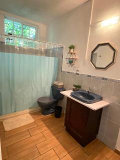 El Refugio Private Room & Bathroom - 2