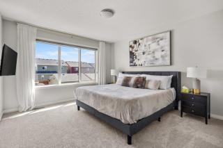 Top Rated Luxury House with Central AC, Double Garage Parking, 2 Kitchens, 5 Bedrooms & More! - 9