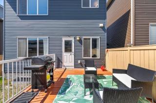 Top Rated Luxury House with Central AC, Double Garage Parking, 2 Kitchens, 5 Bedrooms & More! - 7