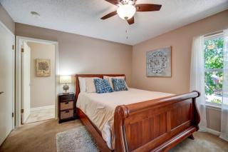 Lake Hamilton Retreat w Private Dock and Deck - 7