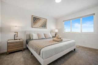 Single Detached Full House with Ping Pong King Bed and Garage - 7