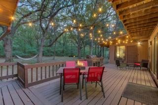 Private 1 Bed w/Loft on 5 Wooded Acres + Rock Wall - 0