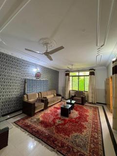 3 Bed Private, Elegant Stay for Families & Friends - 0