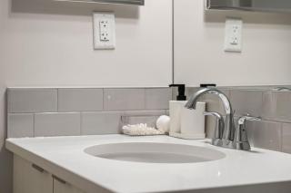 Private Suite for Couples Friends and New Families - 3