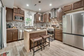 Patio, Porch + Fire Pit! Family Home By Branson - 7