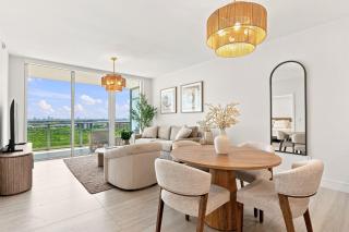 Stunning High-Floor 2BR - Ocean & Skyline Views - 6