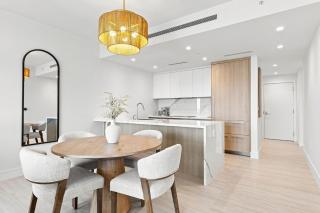 Stunning High-Floor 2BR - Ocean & Skyline Views - 7