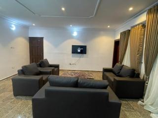 Peaceful 2BR Luxury Retreat - 8